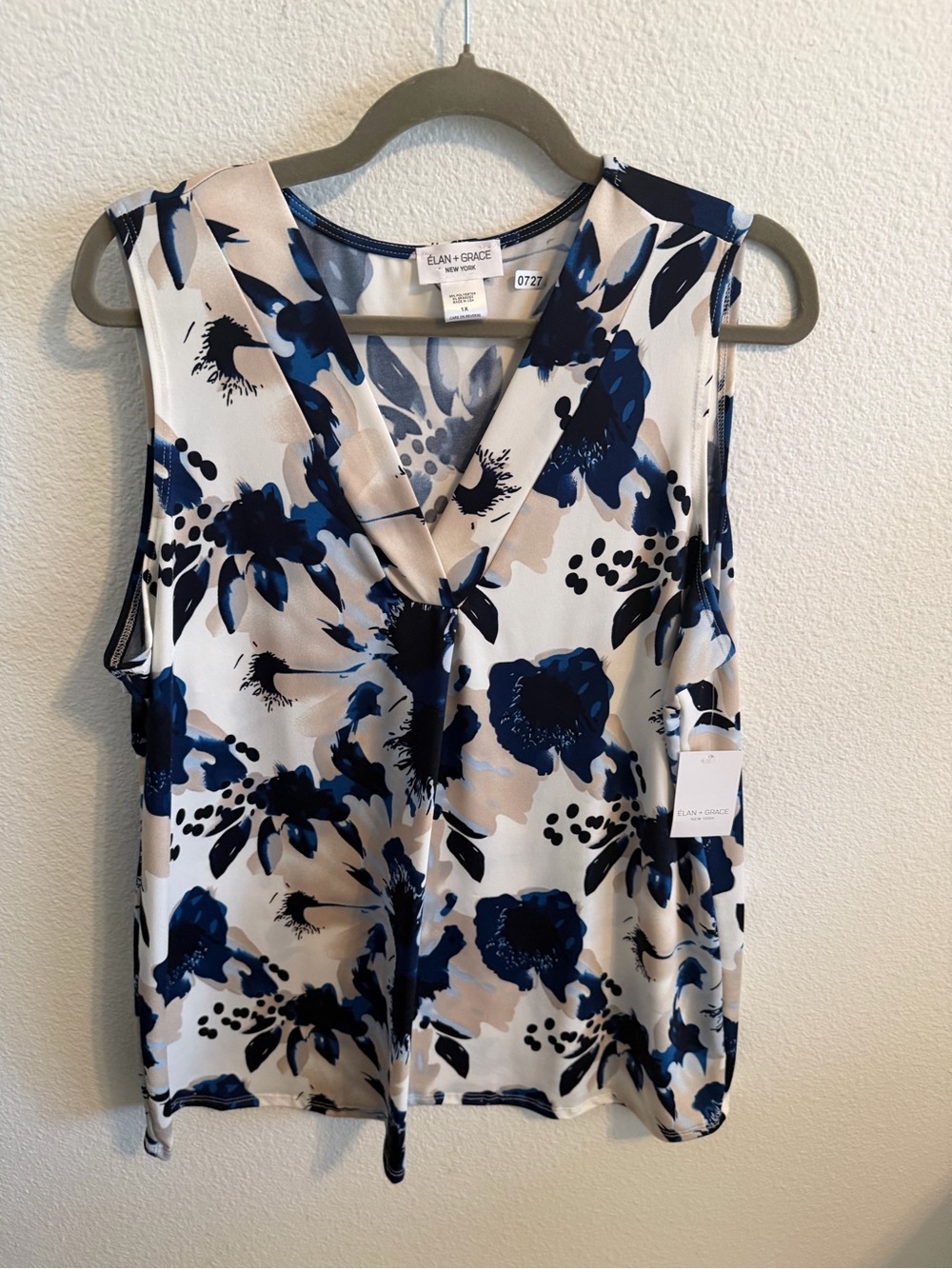 Navy & Cream Floral V-Neck Sleeveless Camisole